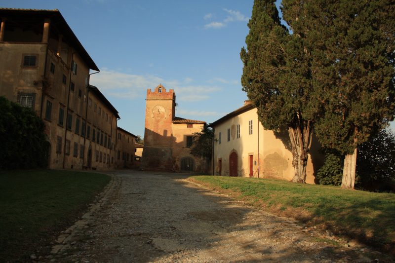 Il borgo fantasma di Villa Saletta