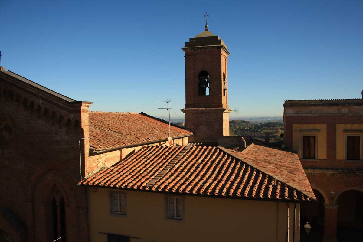 Castello dei Vicari, Lari
