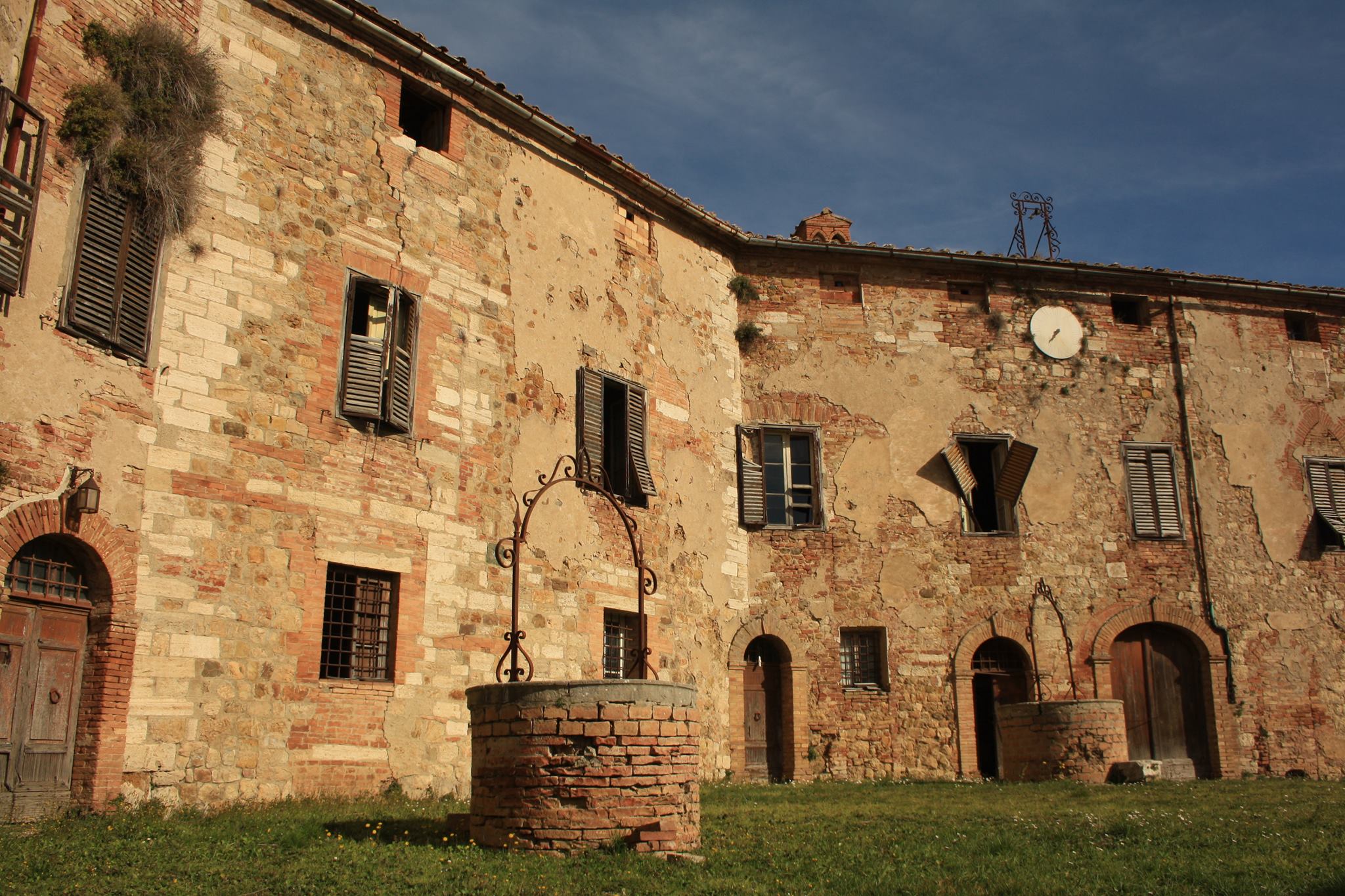 Ghost town in Toscana, Montigegnoli